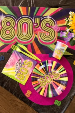 Farverig 80s Tallerkner