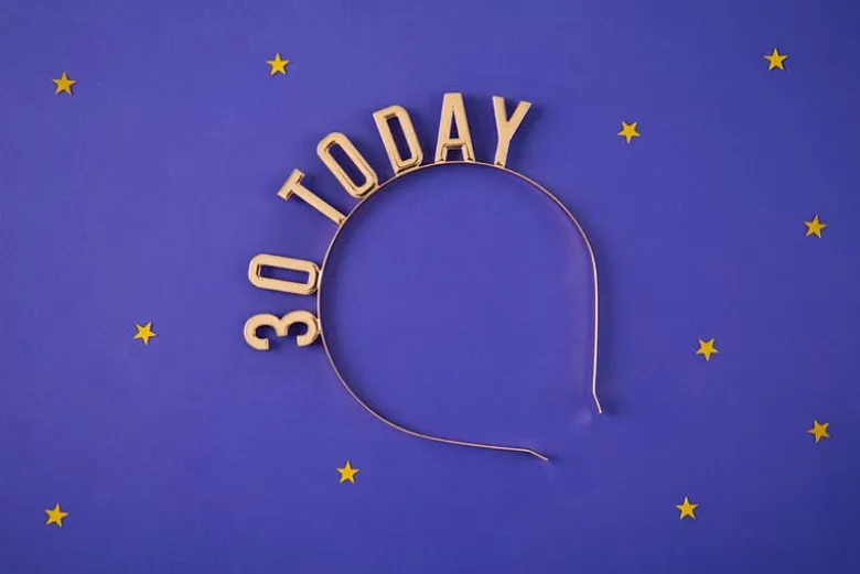 Fødselsdags Hårbøjle "30 TODAY" Metallic Guld