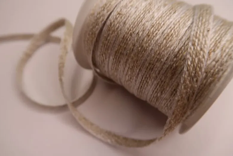 Hvid Stofsnor m/Beige Midte, 5 meter