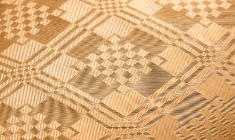 Papirdug: Damask Guld Rulledug 1,19 x 6M